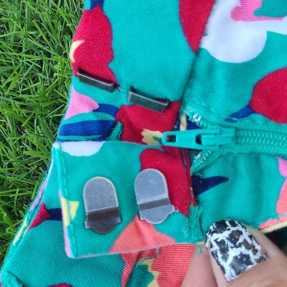 Elle Bright Vibrant Floral Teal Pink Summer Stretch Cotton Shorts Womens Size 8 - Picture 10 of 16